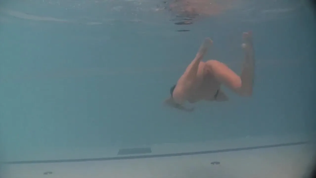 Free Honeys swim and get exposed underwater Porn Video