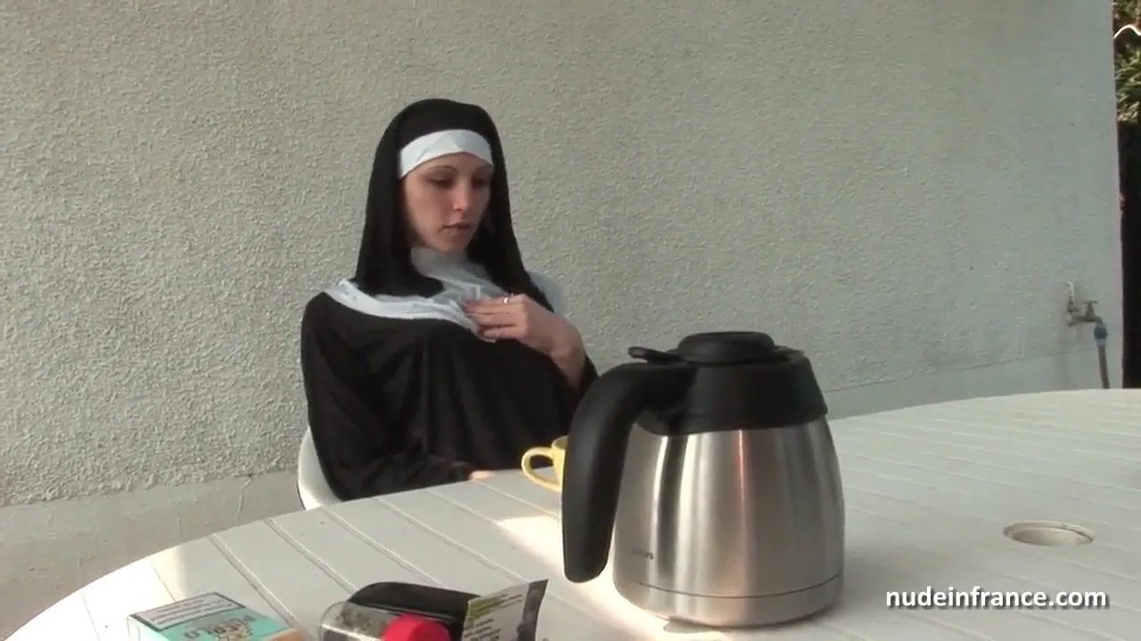 Free Youthful french nun sodomized in three-some with Papy Voyeur Porn Video