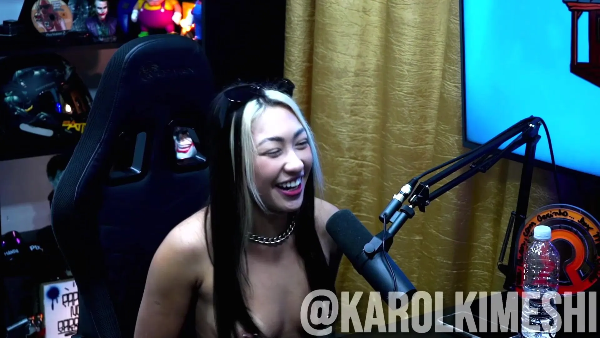 Free What a admirable kiss, Karol got Molhadinha - Pápum no Barraco  Podcast! Porn Video